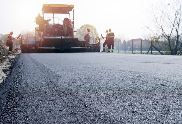 Concept Note :Low-carbon pavement selection: A life cycle comparison of asphalt and rigid pavements