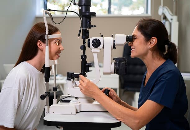 AI-driven solution for mass screening of eye health using smart phone-based fundus image devices
