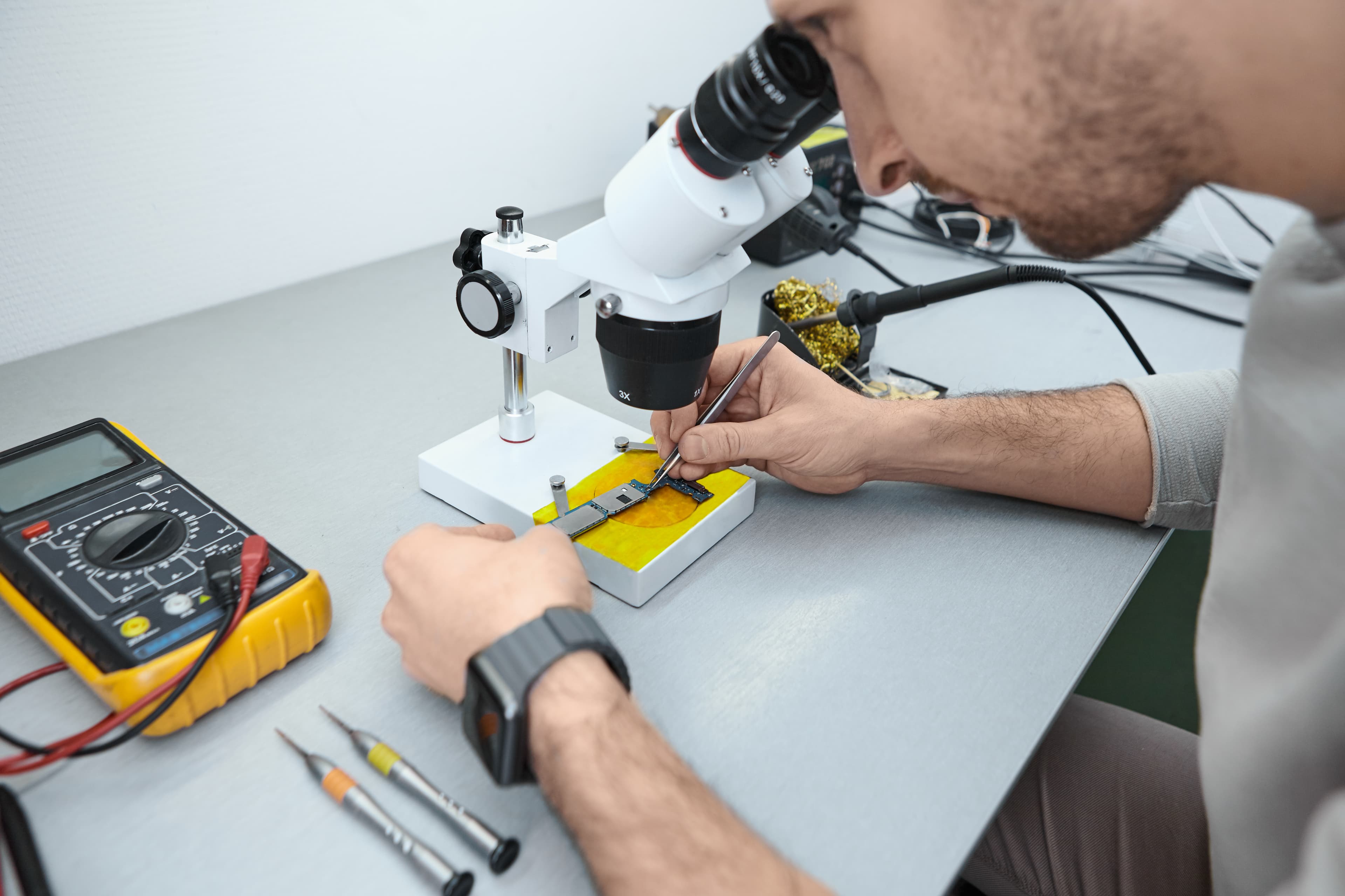 Proposal for training engineering - degree and diploma holders in non-destructive testing